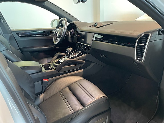 Porsche Cayenne 19 of 21