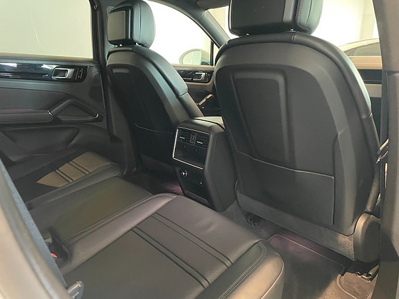 Porsche Cayenne 20 of 21