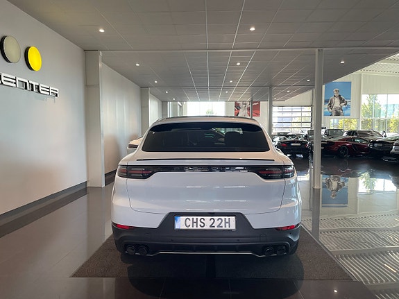 Porsche Cayenne 8 of 21