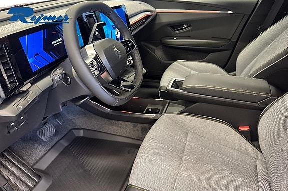 Renault Scenic E-Tech 6 of 23