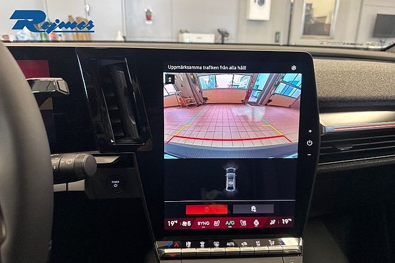 Renault Scenic E-Tech 14 of 23