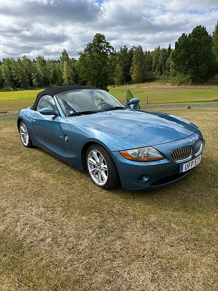 BMW Z4 2 of 7