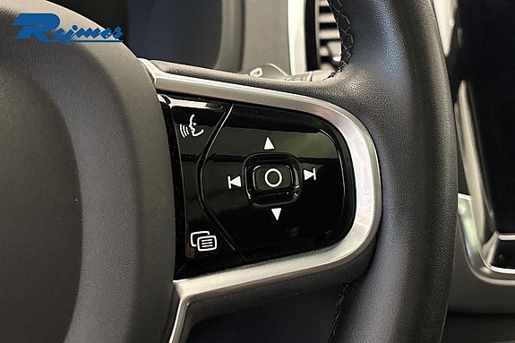 Volvo XC90 16 of 28