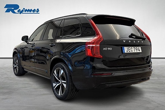 Volvo XC90 3 of 28