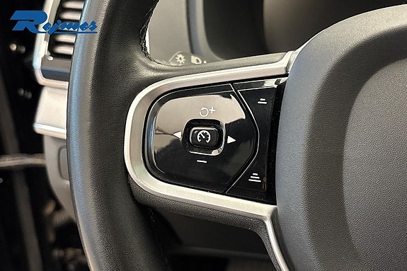 Volvo XC90 15 of 28