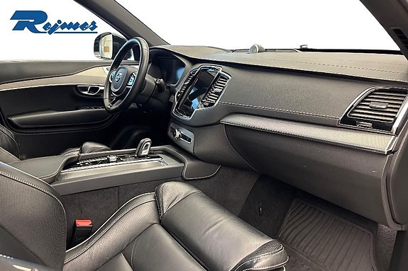 Volvo XC90 6 of 28