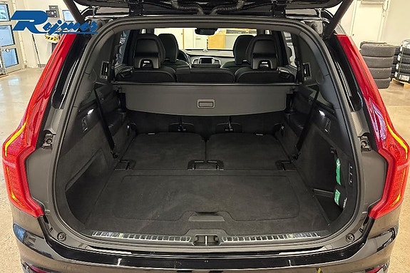 Volvo XC90 14 of 28