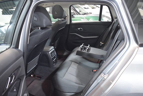 BMW 320d 14 of 24