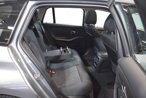 BMW 320d 13 of 24