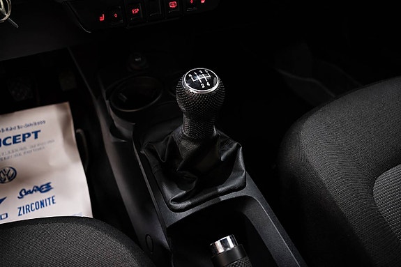 Volkswagen New Beetle 14 of 20