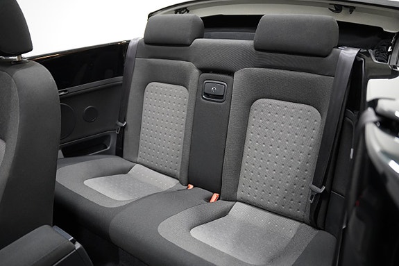 Volkswagen New Beetle 18 of 20