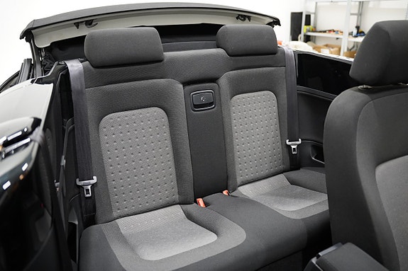 Volkswagen New Beetle 19 of 20