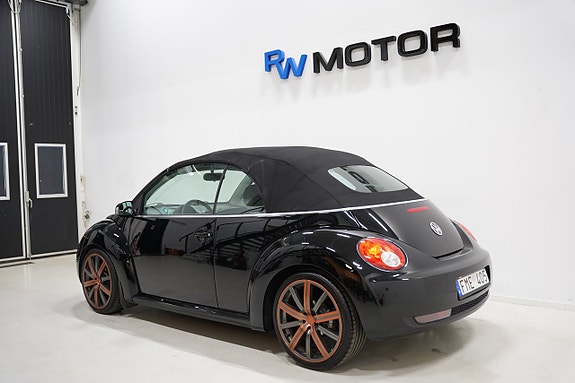 Volkswagen New Beetle 7 of 20
