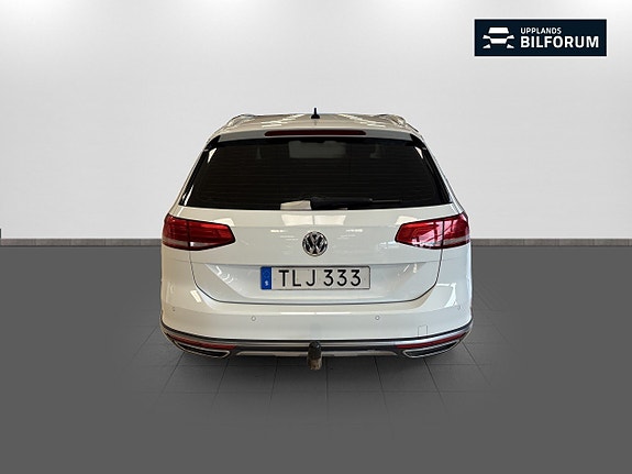 Volkswagen Passat Alltrack 4 of 14