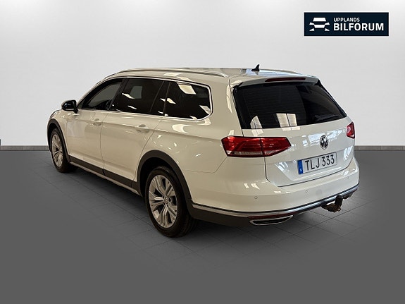 Volkswagen Passat Alltrack 5 of 14