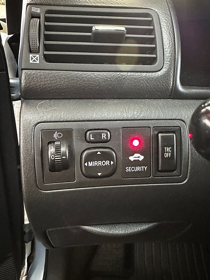 Toyota Corolla 8 of 11