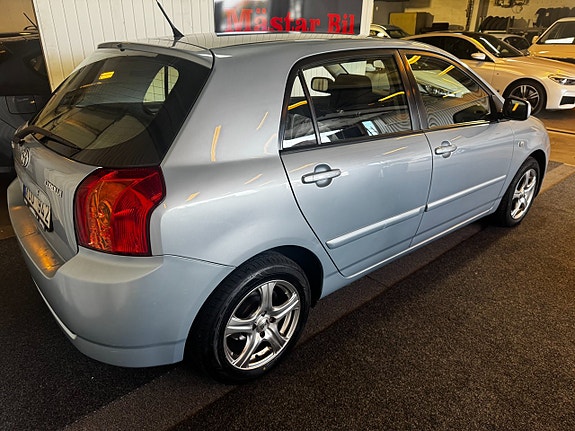 Toyota Corolla 2 of 11