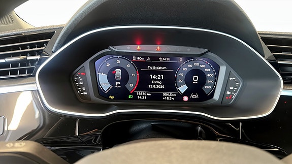 Audi Q3 16 of 22