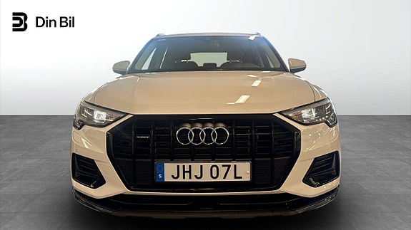 Audi Q3 4 of 22