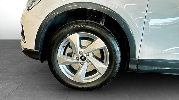Audi Q3 6 of 22
