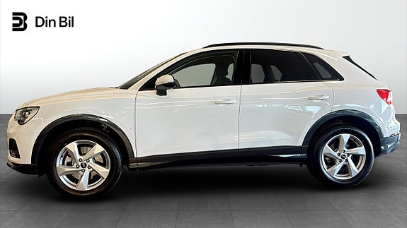 Audi Q3 2 of 22