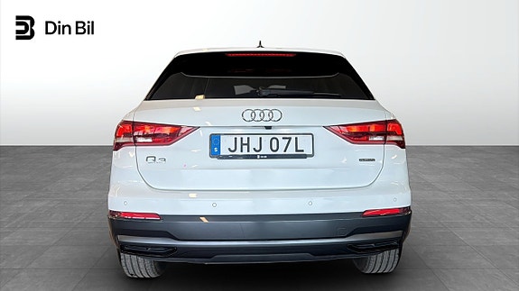 Audi Q3 5 of 22