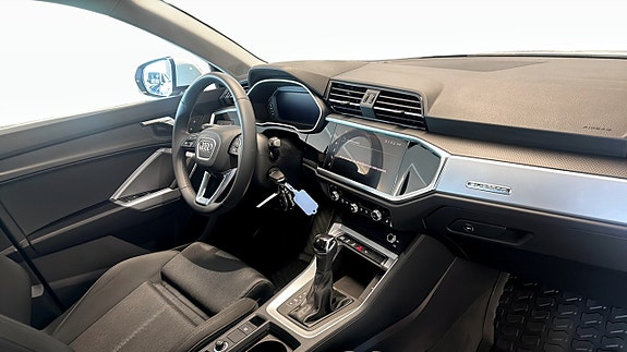 Audi Q3 11 of 22
