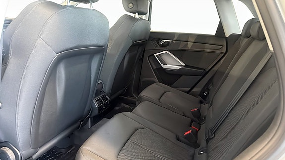 Audi Q3 12 of 22