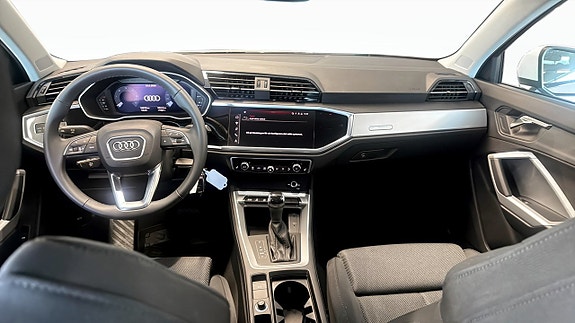 Audi Q3 10 of 22