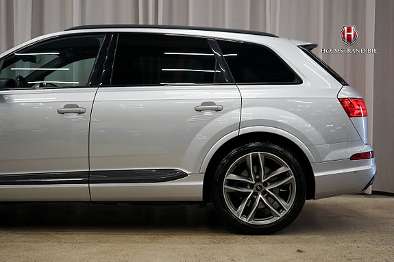 Audi Q7 7 of 28