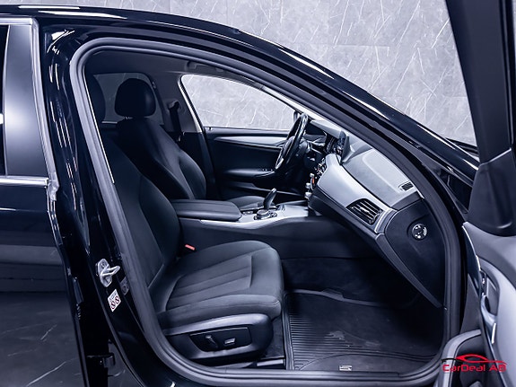 BMW 530e 15 of 26