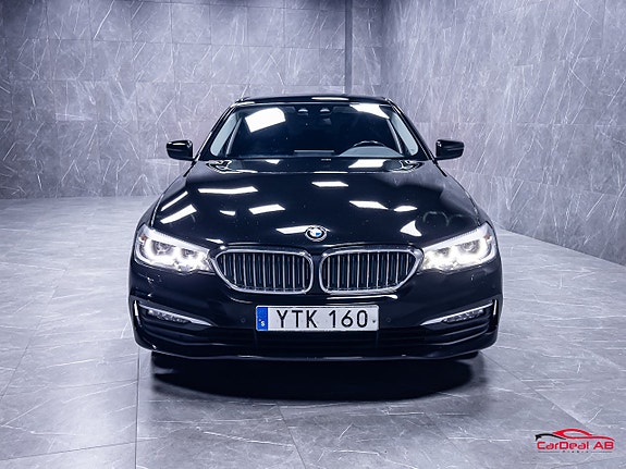 BMW 530e 2 of 26