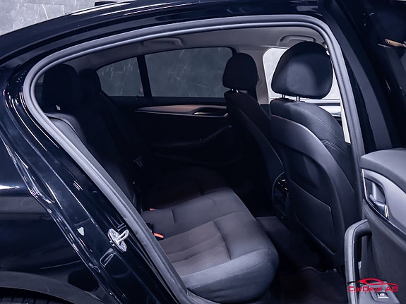 BMW 530e 16 of 26