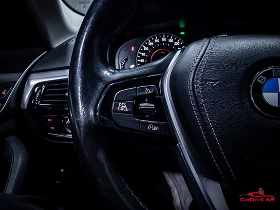 BMW 530e 19 of 26