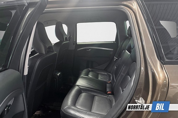 Volvo XC70 9 of 17