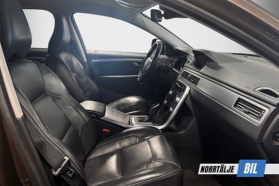 Volvo XC70 10 of 17