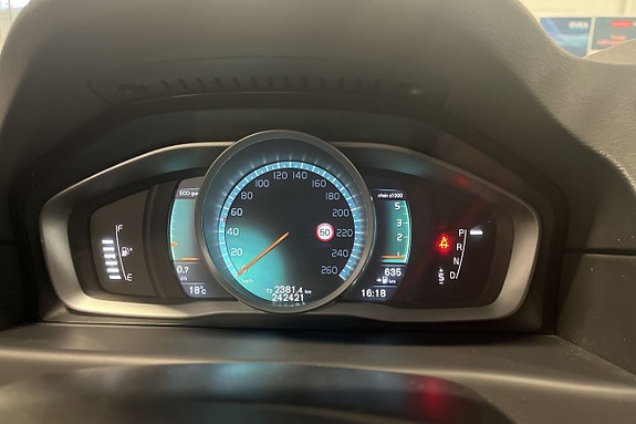 Volvo XC70 14 of 17