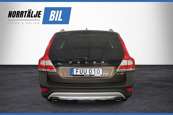 Volvo XC70 6 of 17