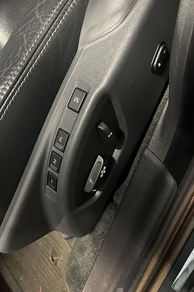 Volvo XC70 12 of 17