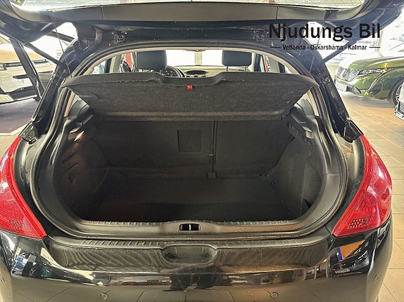 Peugeot 308 5 of 8