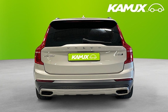 Volvo XC90 5 of 26