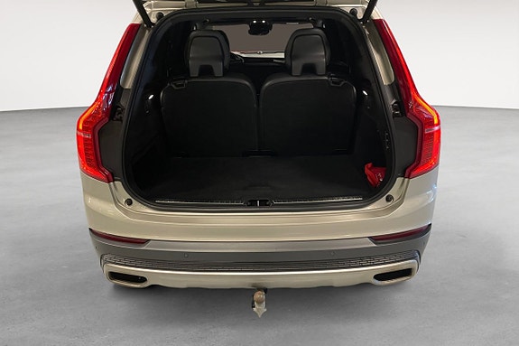 Volvo XC90 22 of 26