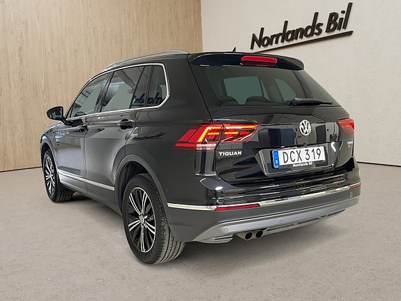 Volkswagen Tiguan 2 of 7