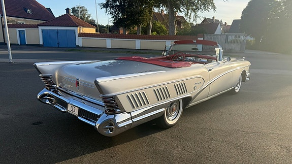 Buick Limited 7 of 30
