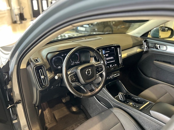 Volvo XC40 7 of 18