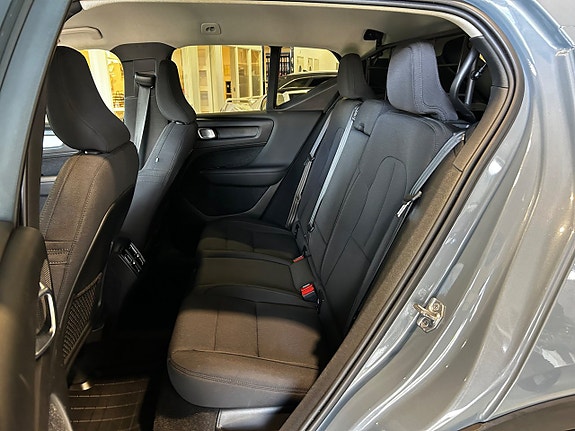 Volvo XC40 9 of 18