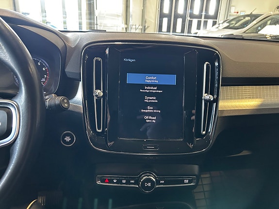 Volvo XC40 13 of 18