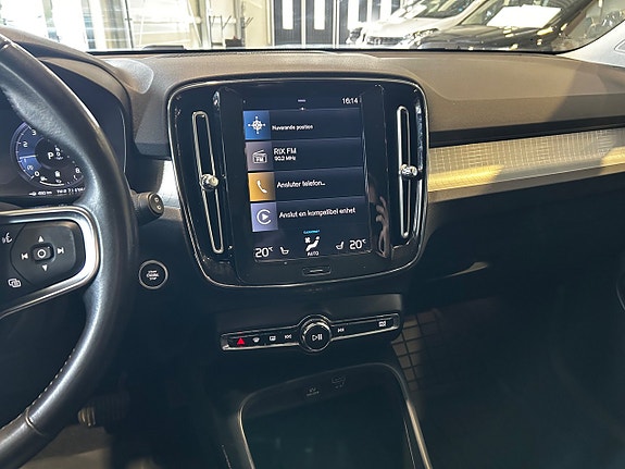 Volvo XC40 11 of 18