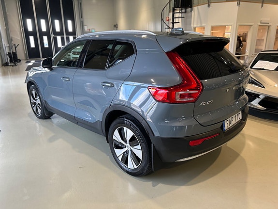 Volvo XC40 6 of 18