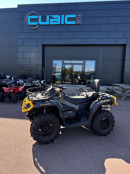Can-Am Outlander Max 1000 XT-P Fullutrustad Momsad *Köp online.*